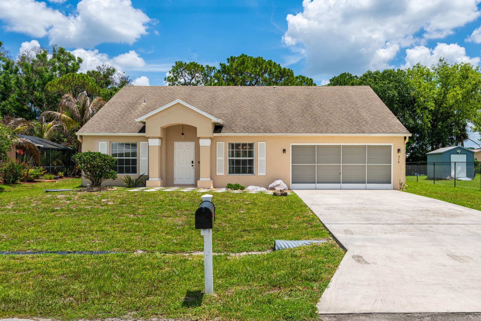 516 SE Crosspoint Drive, Port Saint Lucie, FL 34983 Photo