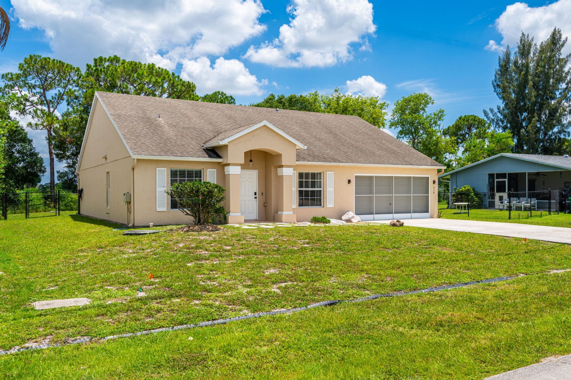 516 SE Crosspoint Drive, Port Saint Lucie, FL 34983 Photo