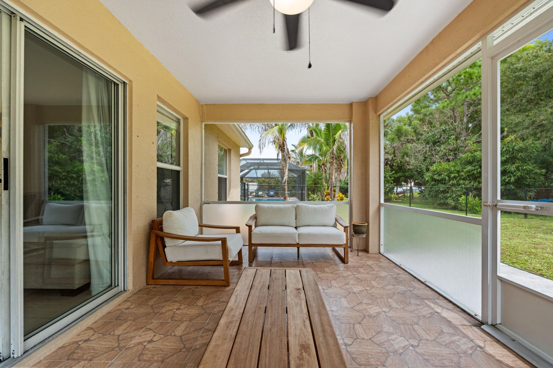 516 SE Crosspoint Drive, Port Saint Lucie, FL 34983 Photo