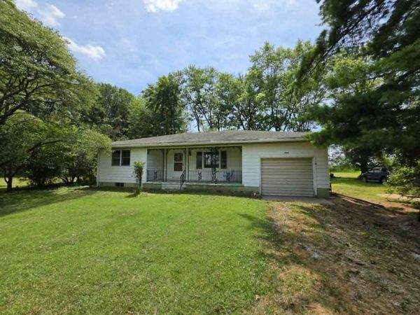 11164 State Route 14 , Mcleansboro, IL 62859