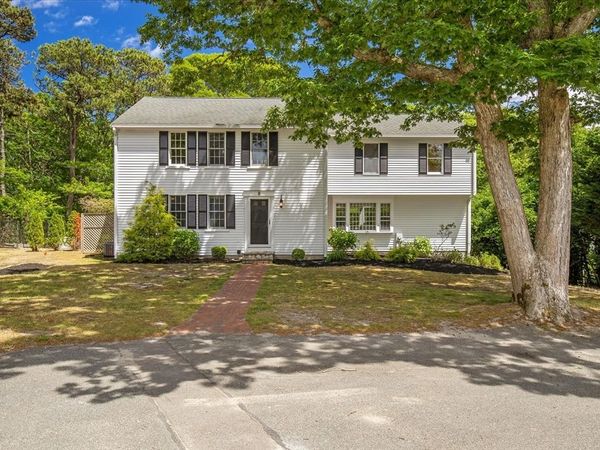 8 Winstons Path, Dennis, MA 02660