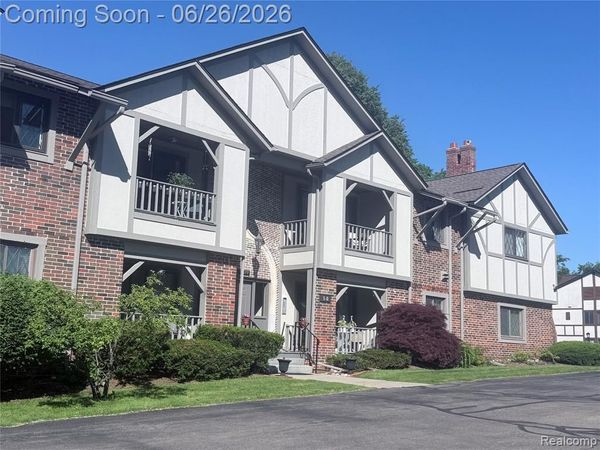 42160 Woodward Avenue, Bloomfield Hills, MI 48304