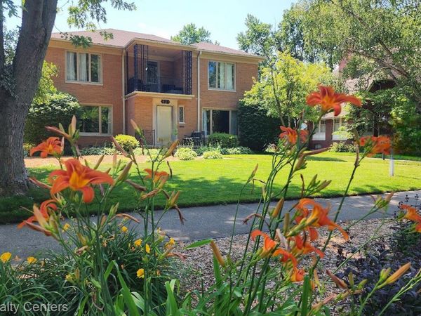 821 Pemberton Road, Grosse Pointe Park, Mi 48230