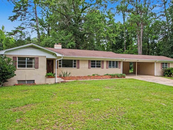 1734 W KING Street , Quincy, FL 32351