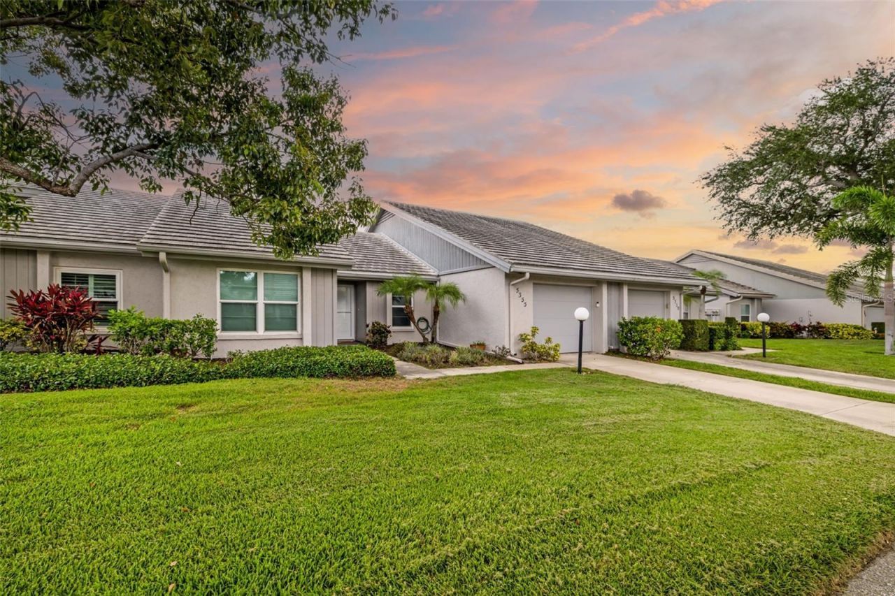 5355 Crestlake Boulevard, Unit 65, Sarasota, FL 34233 Main Photo