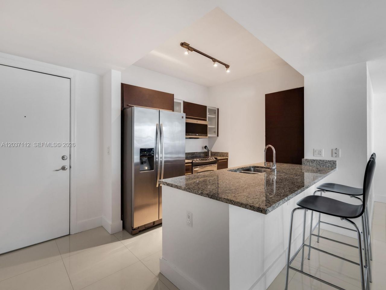 950 Brickell Bay Dr, Unit 1404, Miami, FL 33131 Photo