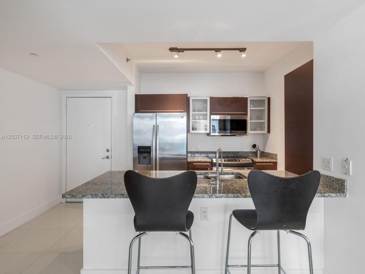 950 Brickell Bay Dr, Unit 1404, Miami, FL 33131 Photo