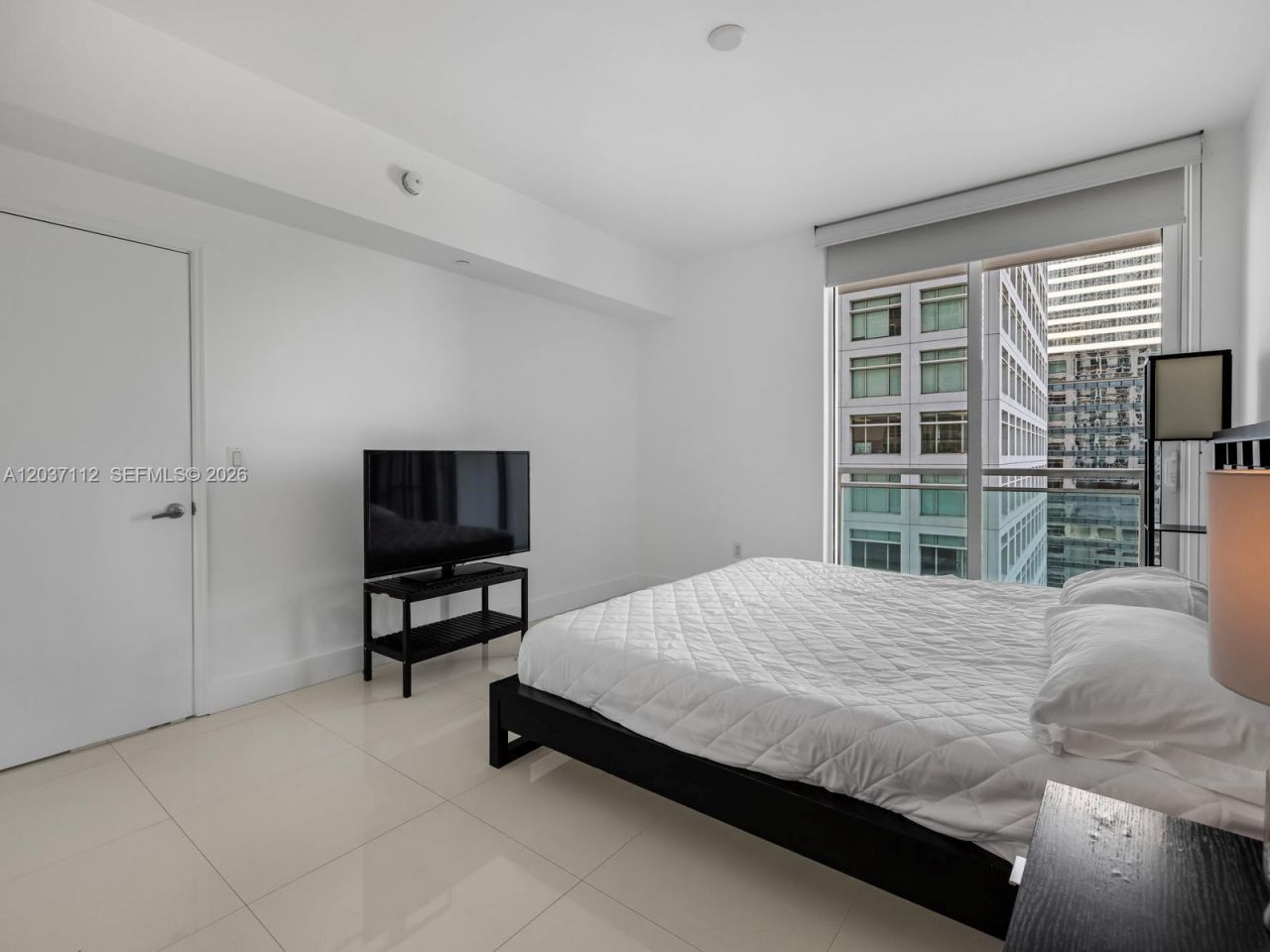 950 Brickell Bay Dr, Unit 1404, Miami, FL 33131 Photo