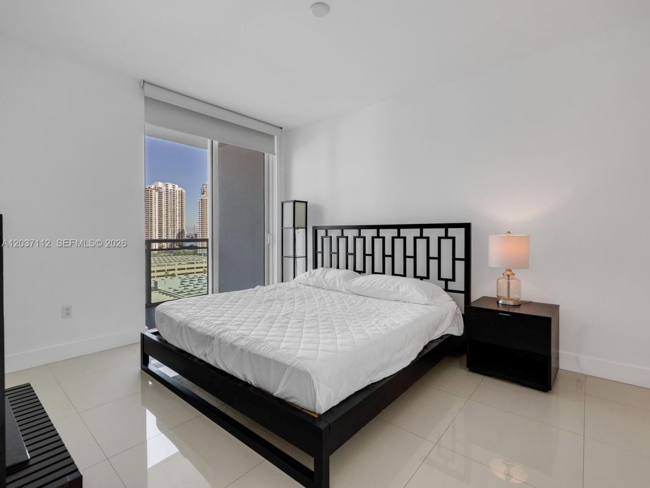 950 Brickell Bay Dr, Unit 1404, Miami, FL 33131 Photo