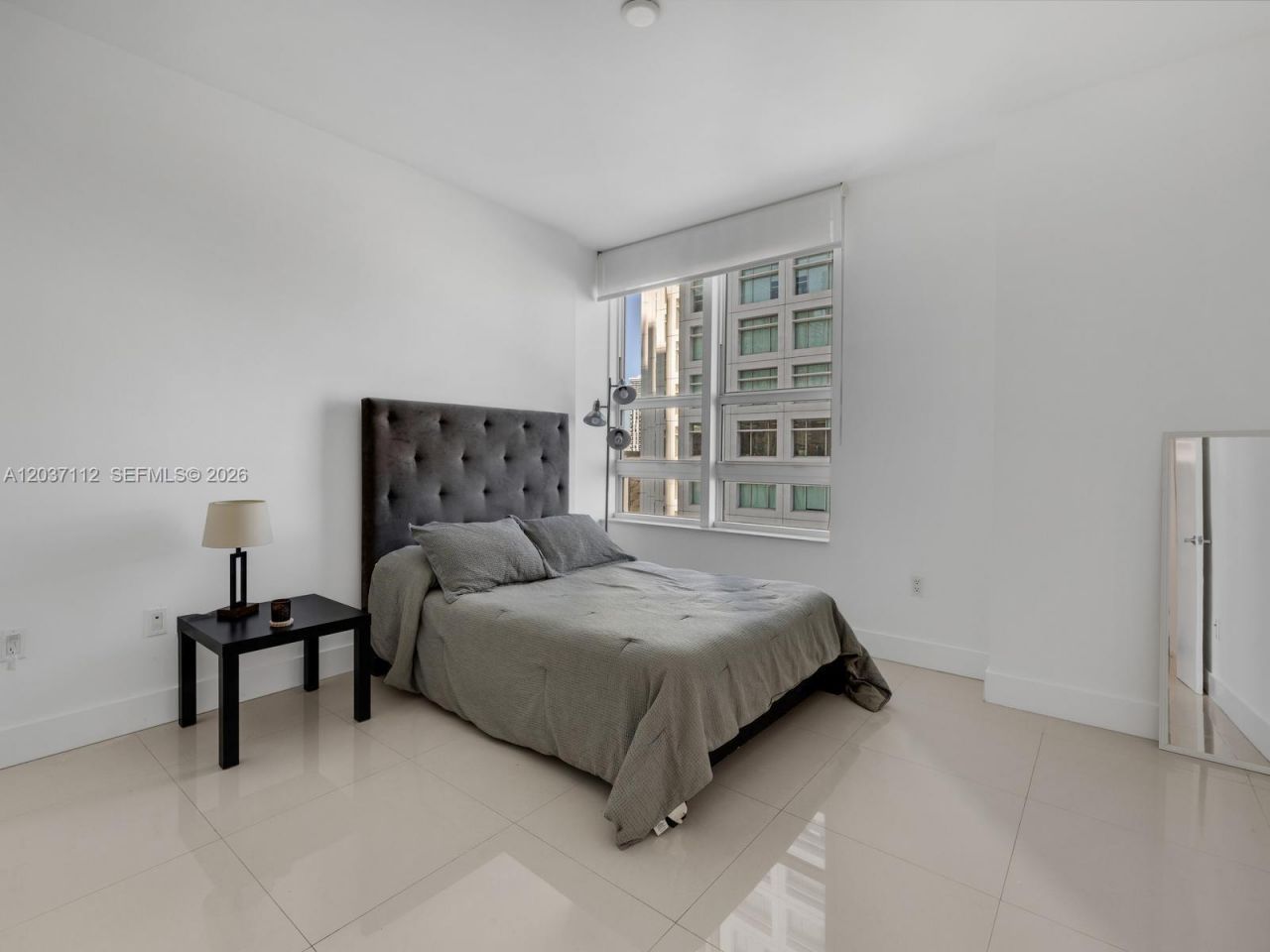 950 Brickell Bay Dr, Unit 1404, Miami, FL 33131 Photo