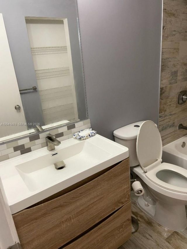 17515 NW 67th Ct , Unit G-22, Hialeah, FL 33015 Photo