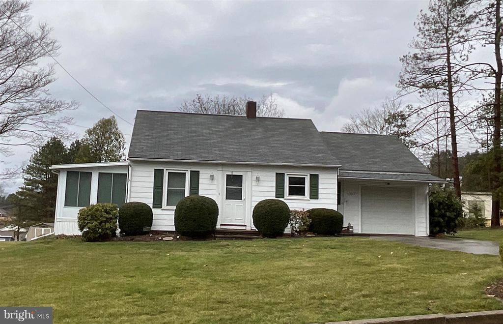 1815 BOND STREET, MONTOURSVILLE, PA 17754