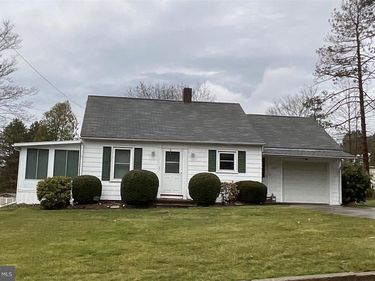 1815 BOND STREET, MONTOURSVILLE, PA 17754