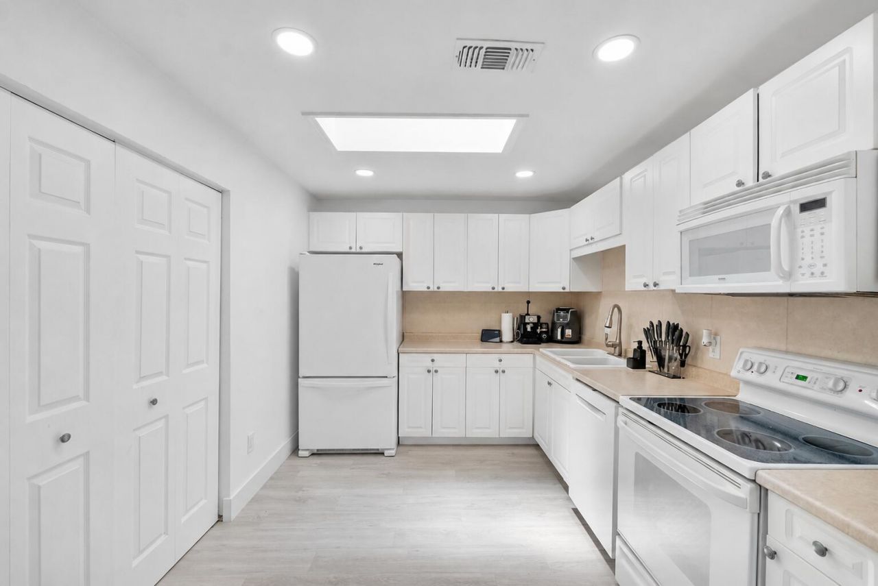 23284 SW 53rd Avenue, Unit D, Boca Raton, FL 33433 Photo