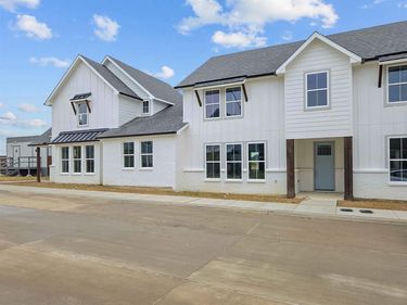 9700 Thorncrown Lane, Fort Worth, TX 76179