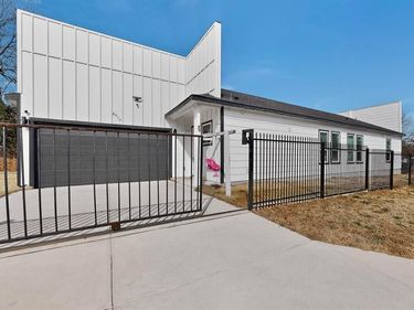 2015 Volga Avenue, Dallas, TX 75216