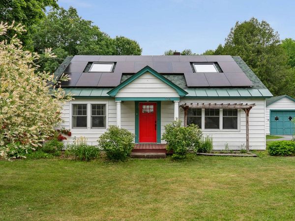 176 Brown's Court, Richmond, VT 05477