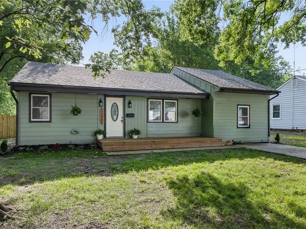 305 S Sunset Drive, Olathe, KS 66061