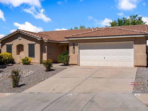 5825 Chaco Loop NE, Rio Rancho, NM 87144