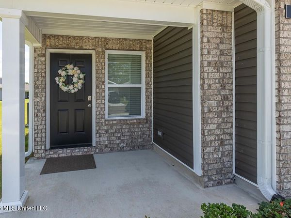 66 Sealy Drive, Byhalia, MS 38611