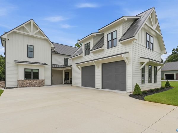 133 Anchor Avenue, Guntersville, AL 35976