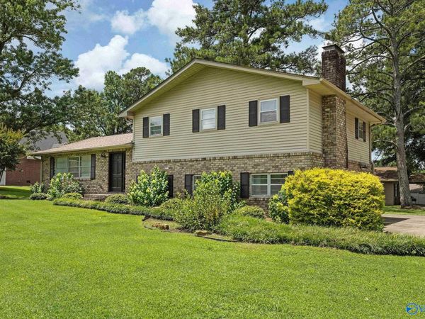 1201 Elm Circle, Albertville, AL 35016