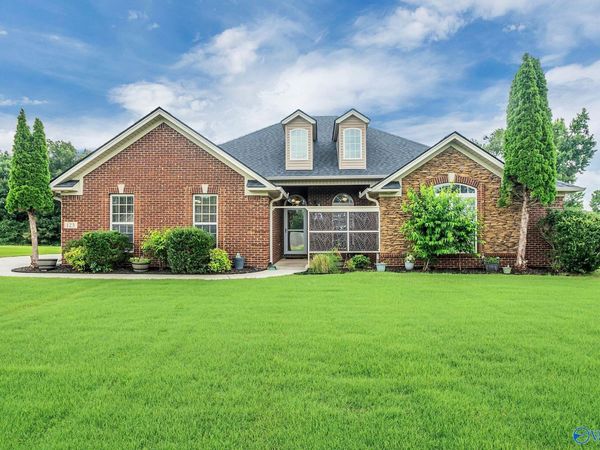 123 Bucks Pocket Drive, New Market, AL 35761
