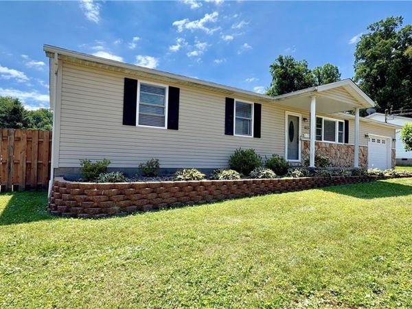 613 Mckenna Drive , Williamstown, WV 26187