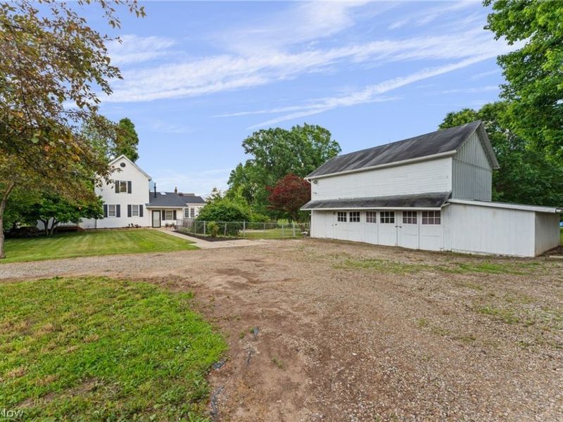 7160 Strausser Street NW, North Canton, OH 44720 Photo 4