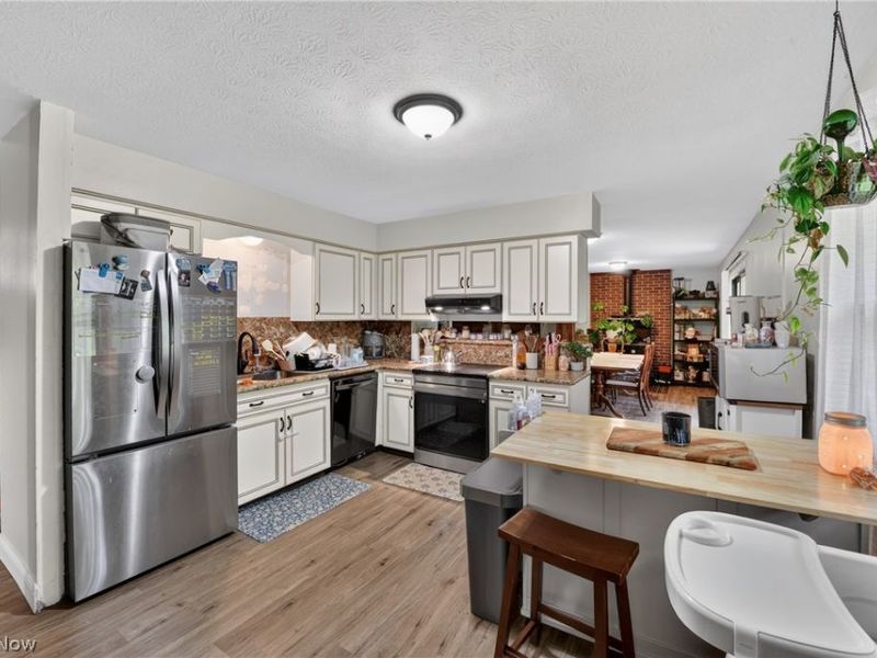 3002 Killian Road, Uniontown, OH 44685 Photo 6