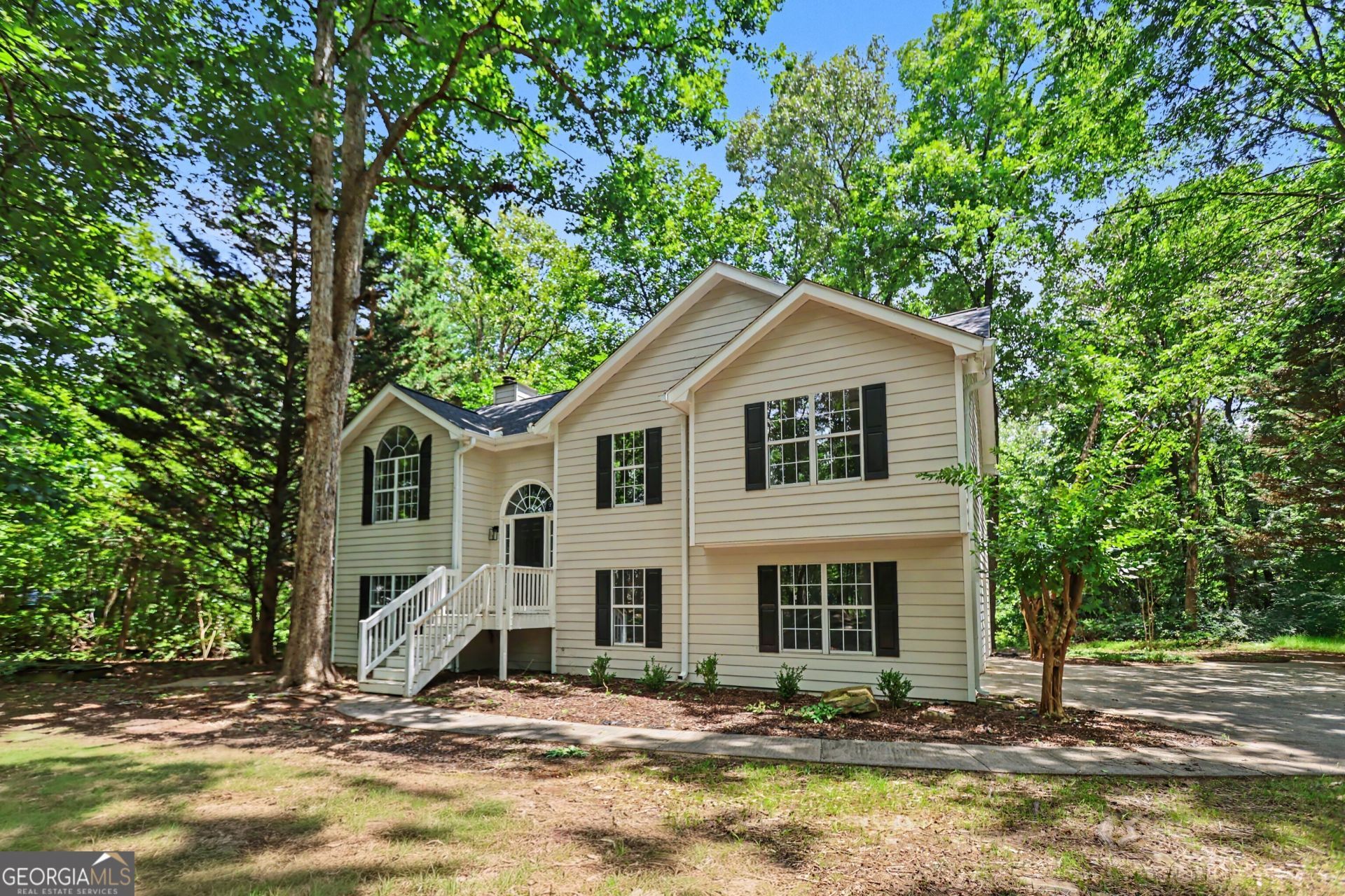105 Creek View Drive, Hoschton, GA 30548 Main Photo