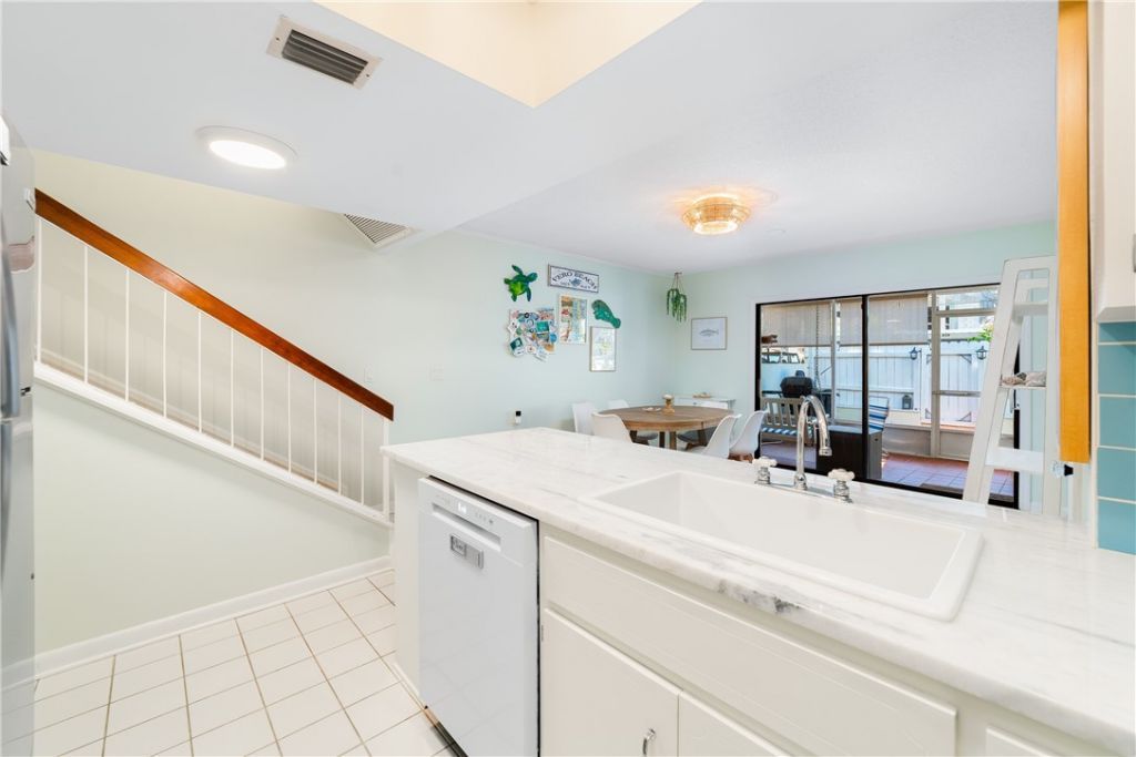 839 Camelia Lane, Unit 8, Vero Beach, FL 32963 Photo