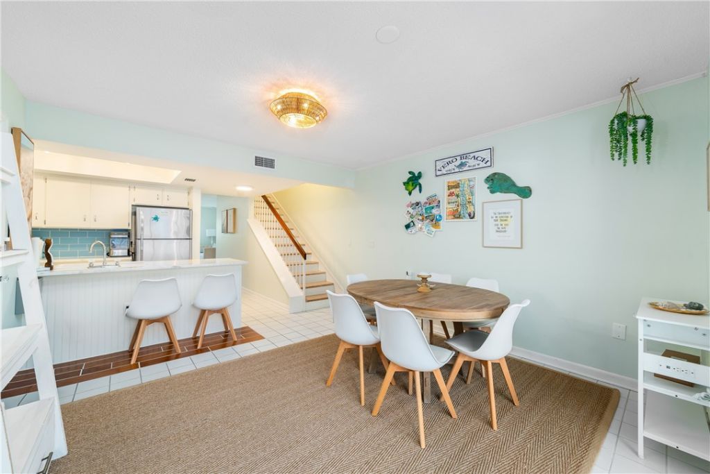 839 Camelia Lane, Unit 8, Vero Beach, FL 32963 Photo