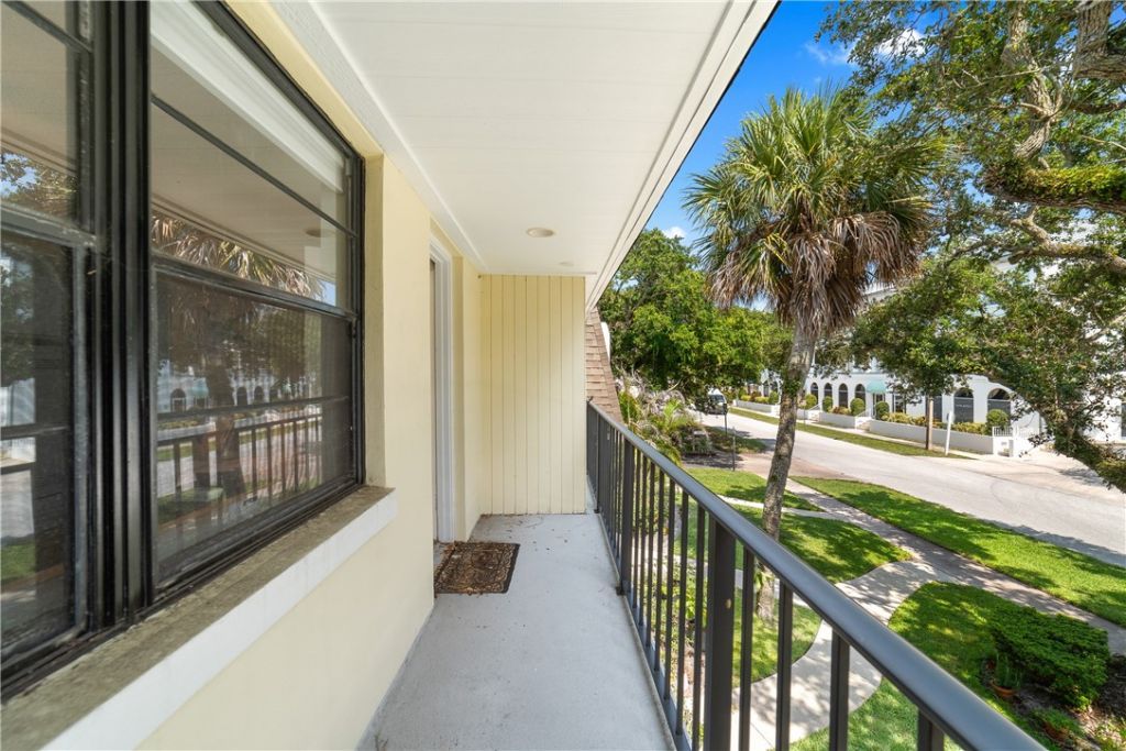 839 Camelia Lane, Unit 8, Vero Beach, FL 32963 Photo