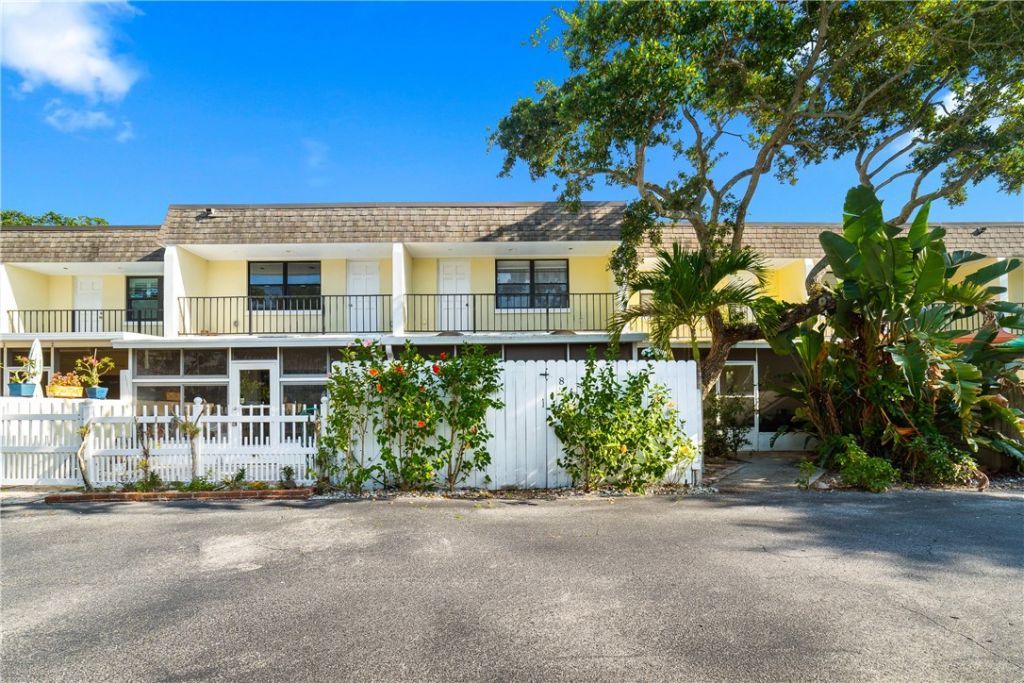 839 Camelia Lane, Unit 8, Vero Beach, FL 32963 Photo