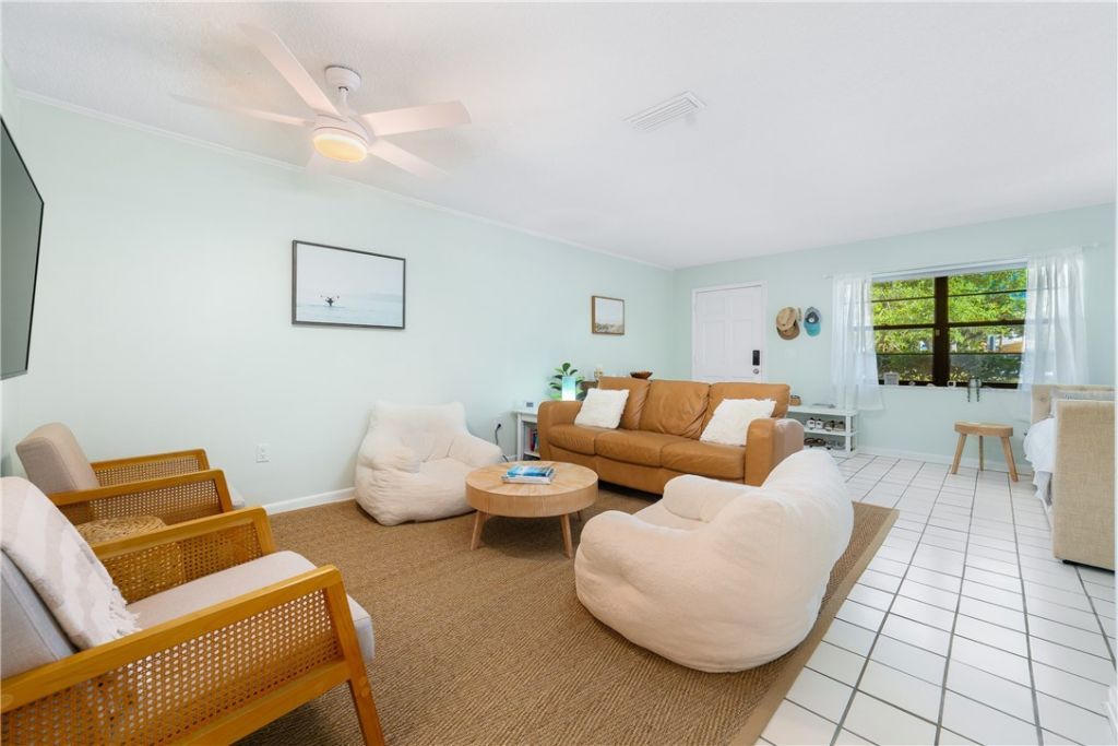839 Camelia Lane, Unit 8, Vero Beach, FL 32963 Photo