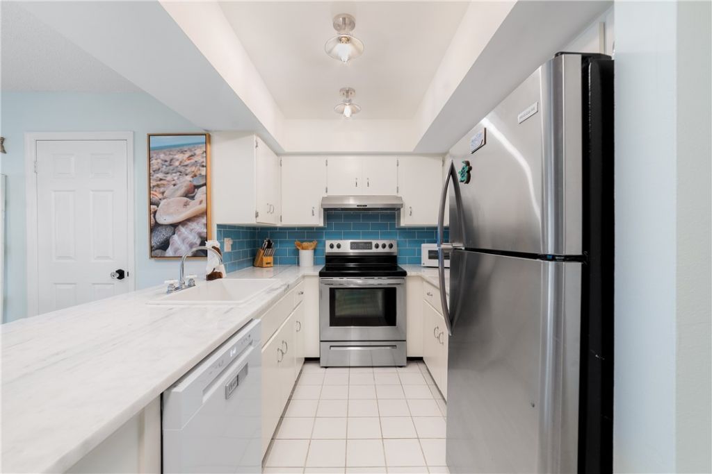 839 Camelia Lane, Unit 8, Vero Beach, FL 32963 Photo