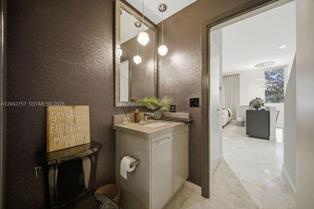 710 NE 3rd Ave, Fort Lauderdale, FL 33304 Photo