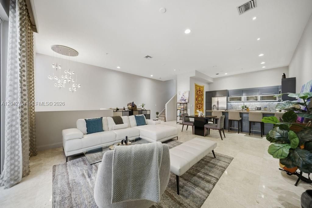 710 NE 3rd Ave, Fort Lauderdale, FL 33304 Photo