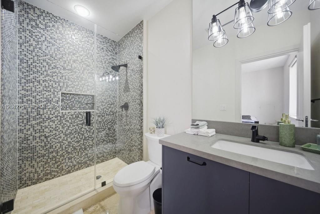 710 NE 3rd Ave, Fort Lauderdale, FL 33304 Photo