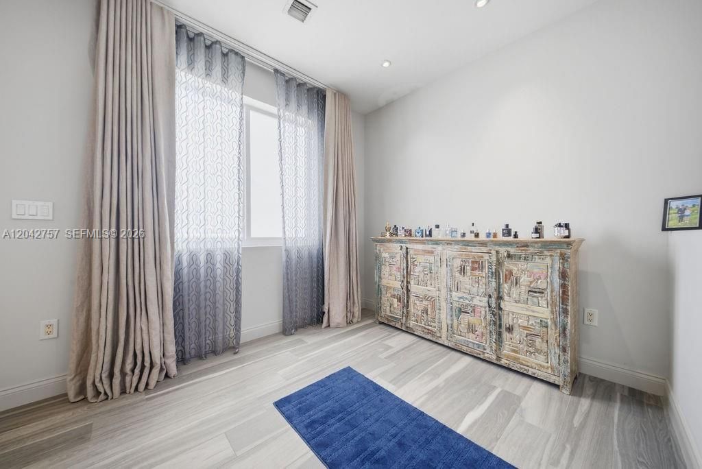 710 NE 3rd Ave, Fort Lauderdale, FL 33304 Photo
