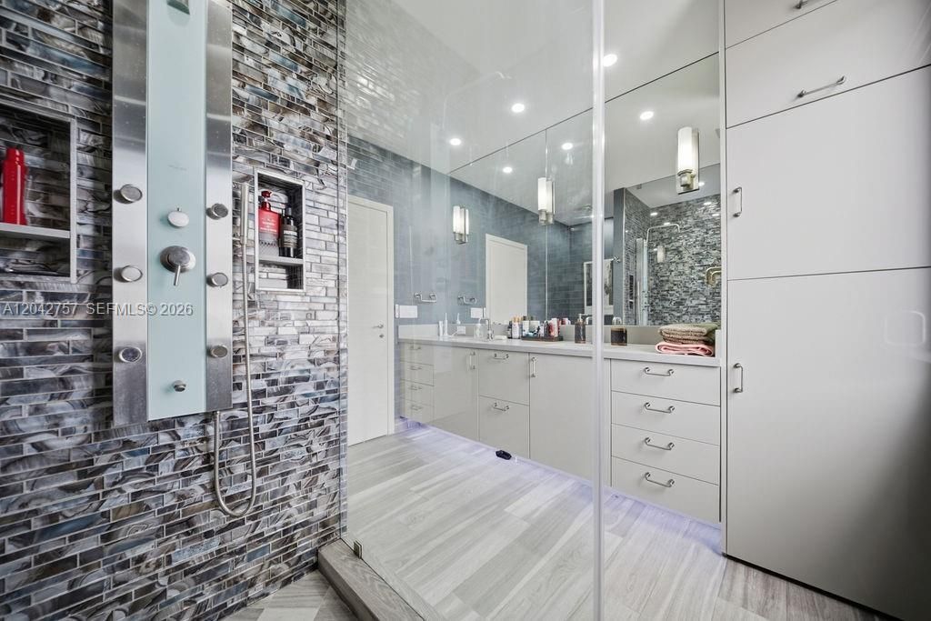 710 NE 3rd Ave, Fort Lauderdale, FL 33304 Photo