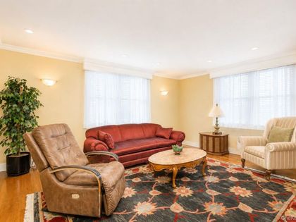 182-12 Horace Harding Expressway Fresh Meadows, NY 11365