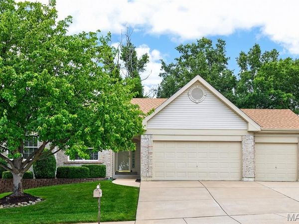 4181 Stonecroft Drive , St Charles, MO 63304