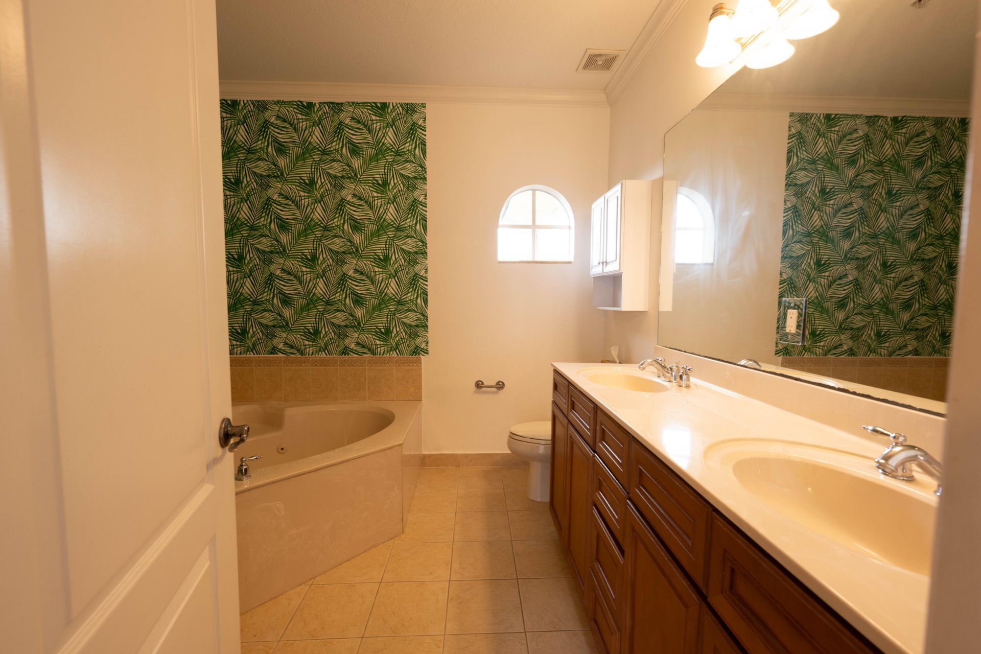 530 S Federal Highway, Unit 8, Lake Worth Beach, FL 33460 Photo