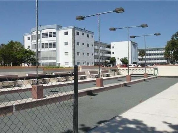 4090 NW 42nd Avenue, Unit 105, Lauderdale Lakes, FL 33319