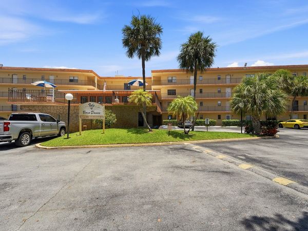 9273 SW 8th Street, Unit 321, Boca Raton, FL 33428