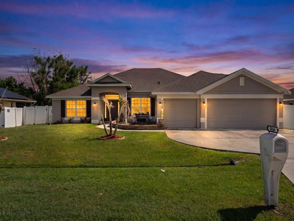 5846 NW Dooley Circle, Port St. Lucie, FL 34986