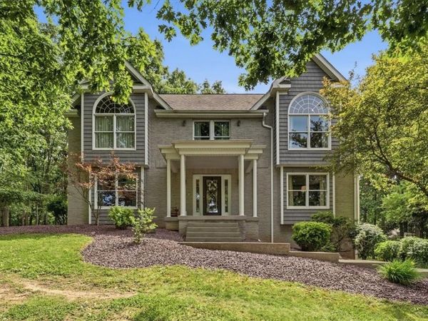 135 Elgin Ln, Evans City, PA 16033