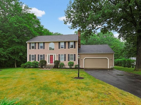2 Field Dr., Plainville, MA 02762